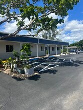 1749 NE 26th St, Fort Lauderdale, FL à louer Photo de l’immeuble– Image 1 sur 17