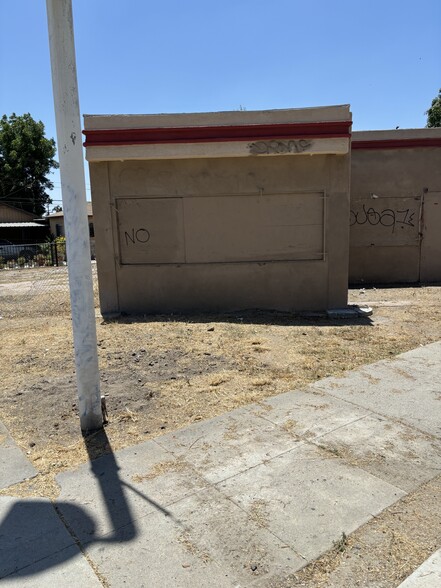1003 W Rialto Ave, San Bernardino, CA à vendre - Photo de l’immeuble – Image 2 sur 22