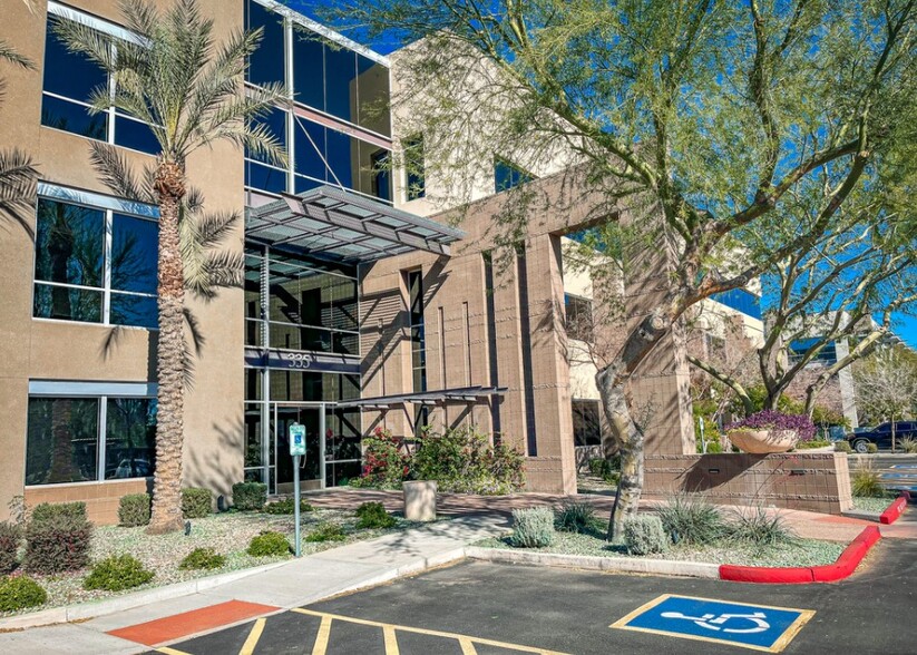 335 E Germann Rd, Gilbert, AZ à louer - Photo de l’immeuble – Image 3 sur 7