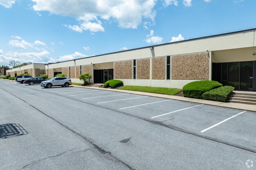 805 Barkwood Ct, Linthicum, MD à louer - Photo de l’immeuble – Image 2 sur 8