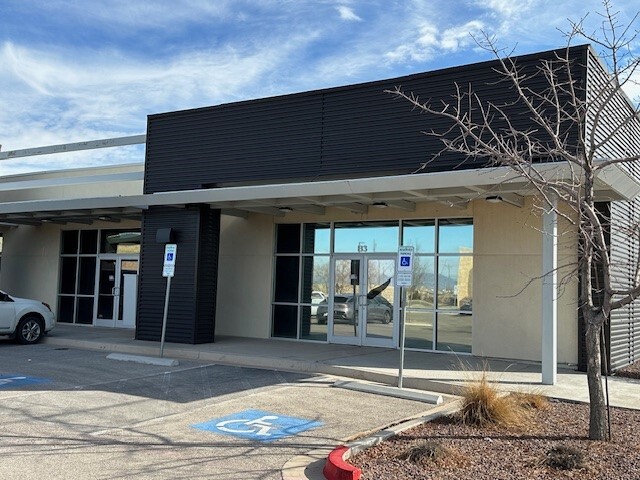 14251 Edgemere Blvd, El Paso, TX à louer - Photo de l’immeuble – Image 1 sur 5