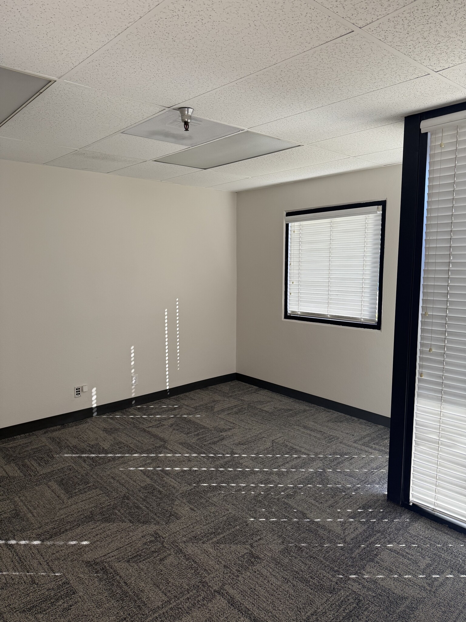 10700 Jersey Blvd, Rancho Cucamonga, CA à louer Photo de l’immeuble– Image 1 sur 5