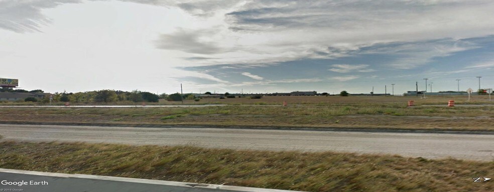 98 N Central Ave, Troy, TX à louer - Photo de l’immeuble – Image 1 sur 1