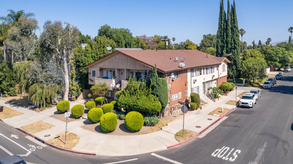 14205 Burbank Blvd, Sherman Oaks, CA à vendre - Photo de l’immeuble – Image 2 sur 31