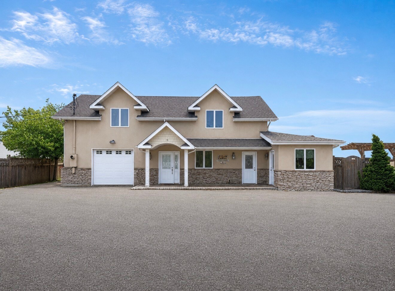 9 Degnon Blvd, Bay Shore, NY à vendre Photo de l’immeuble– Image 1 sur 22