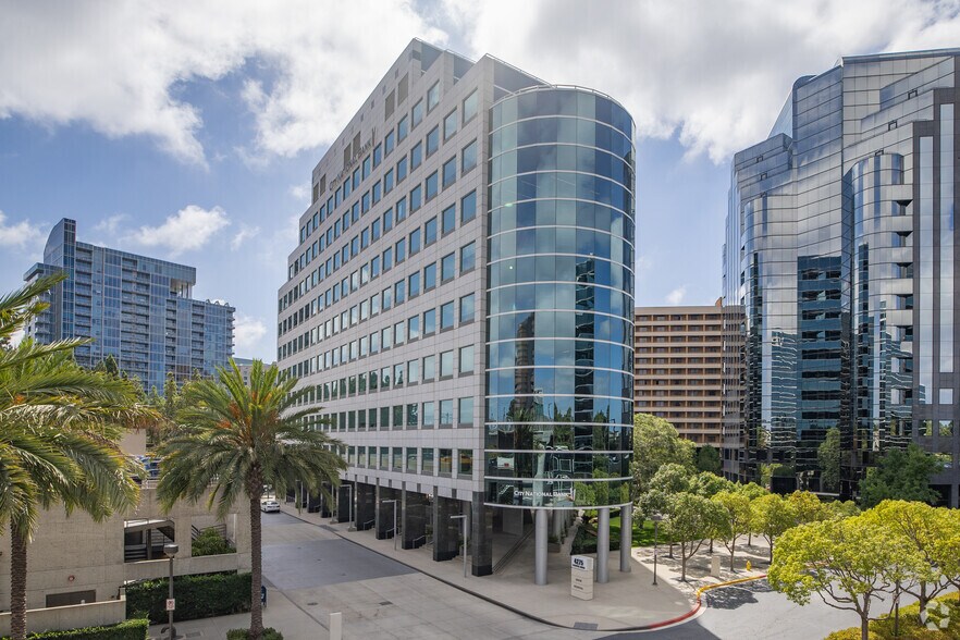 4275 Executive Sq, La Jolla, CA à louer - Photo de l’immeuble – Image 2 sur 17