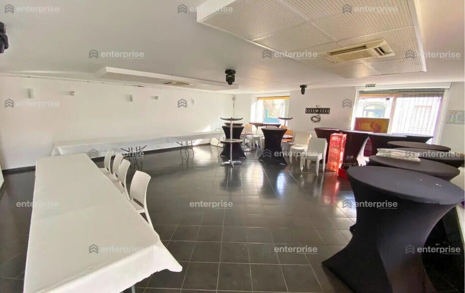 Local commercial dans Senlis à louer - Photo de l’immeuble – Image 2 sur 7