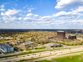 26300 Northwestern Hwy, Southfield, MI - VUE AÉRIENNE vue de carte - Image1