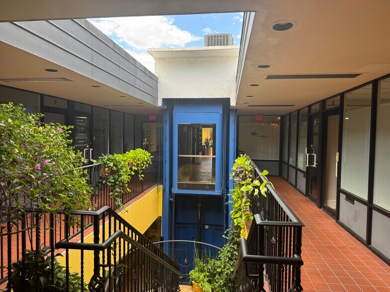228 N Park Ave, Winter Park, FL à louer - Photo de l’immeuble – Image 3 sur 16