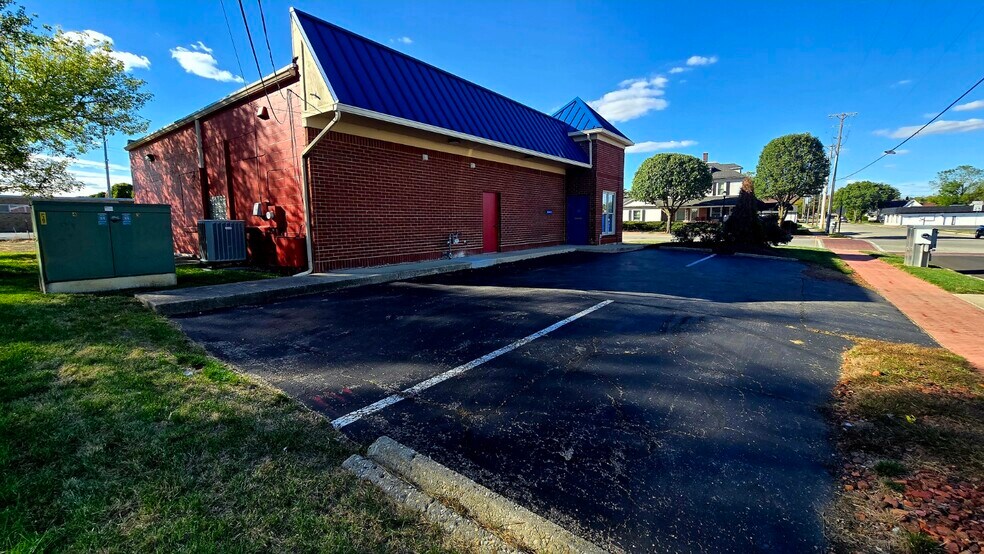 100 W National Rd, Englewood, OH à vendre - Photo de l’immeuble – Image 3 sur 29