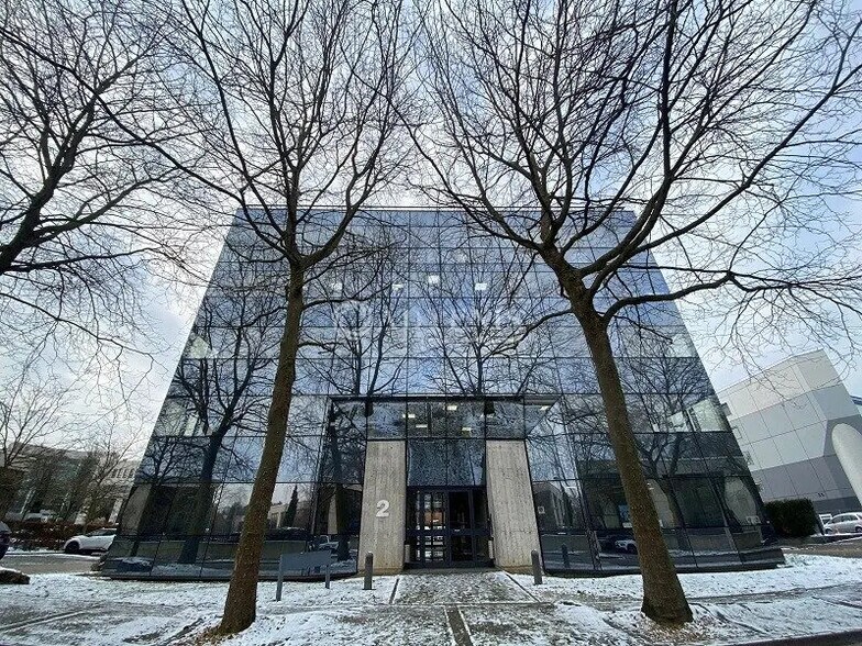 Bureau dans Guyancourt à louer - Photo de l’immeuble – Image 1 sur 5