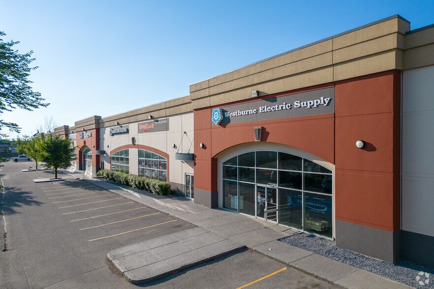 1655-1695 32nd Ave NE, Calgary, AB à louer - Photo de l’immeuble – Image 3 sur 5