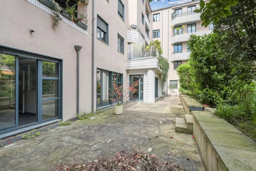 11 Allée Nicéphore Niepce, Vincennes à louer - Photo de l’immeuble – Image 3 sur 9