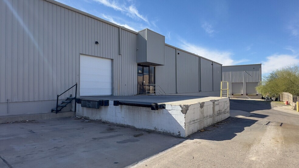 1345 Geronimo Dr, El Paso, TX à vendre - Photo de l’immeuble – Image 2 sur 18