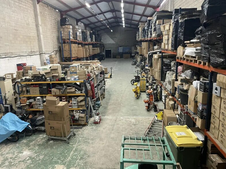 Local d’activités dans Bagnolet à louer - Photo de l’immeuble – Image 3 sur 9