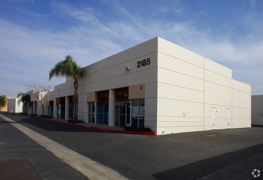 2185 Sampson Ave, Corona, CA à louer - Photo principale – Image 1 sur 3