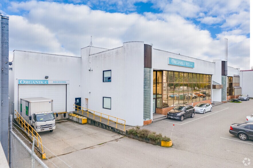 2580 Viscount Way, Richmond, BC à louer - Photo de l’immeuble – Image 3 sur 3
