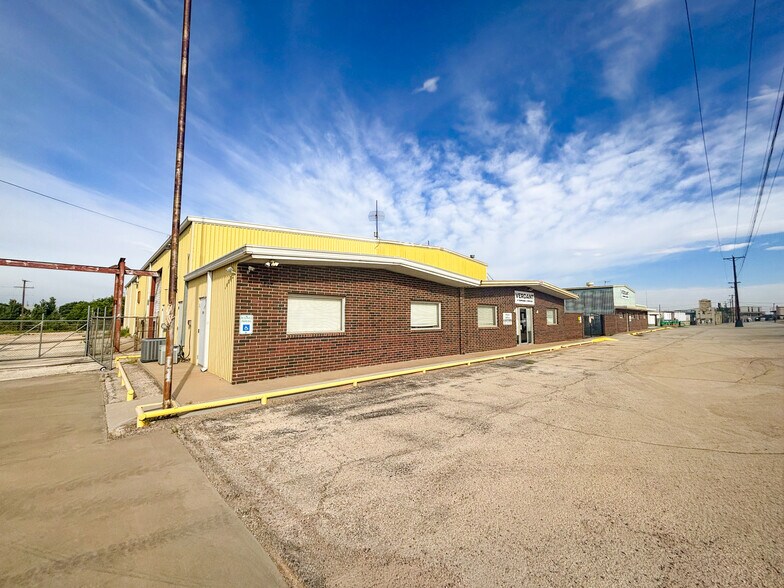 3803 Mankins Ave, Odessa, TX à vendre - Photo de l’immeuble – Image 3 sur 36