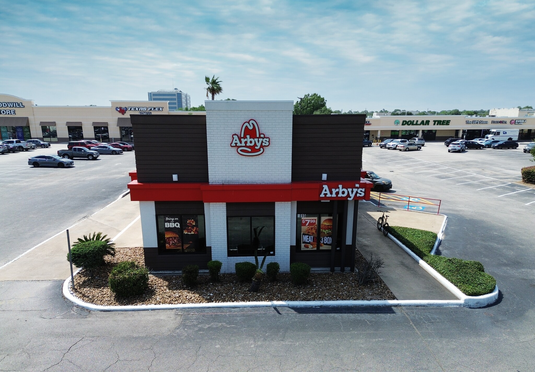 2415 Bay Area Blvd, Houston, TX à vendre Photo de l’immeuble– Image 1 sur 8