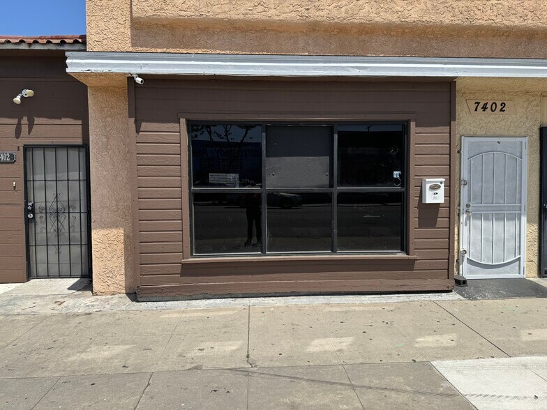 7402-7404 S Western Ave, Los Angeles, CA à louer - Photo de l’immeuble – Image 2 sur 17