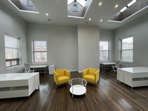 12 W Madison St, Baltimore, MD à louer Photo de l’immeuble– Image 1 sur 5