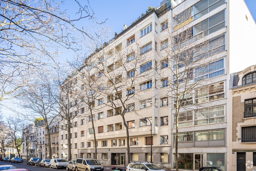 31-33 Rue Chardon-Lagache, Paris à louer - Photo de l’immeuble – Image 2 sur 4