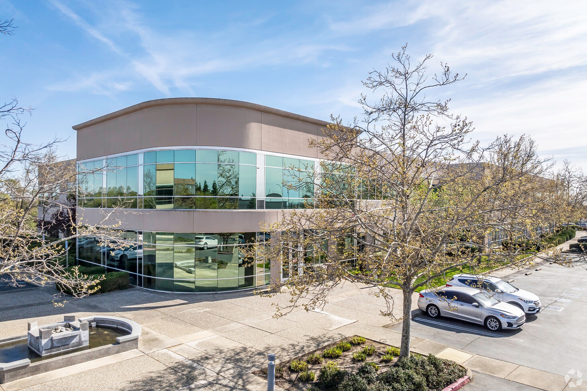 101 Creekside Ridge Ct, Roseville, CA à louer Photo de l’immeuble– Image 1 sur 9