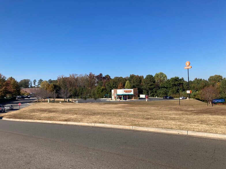 130 N Lee St, Forsyth, GA à louer - Photo de l’immeuble – Image 2 sur 2