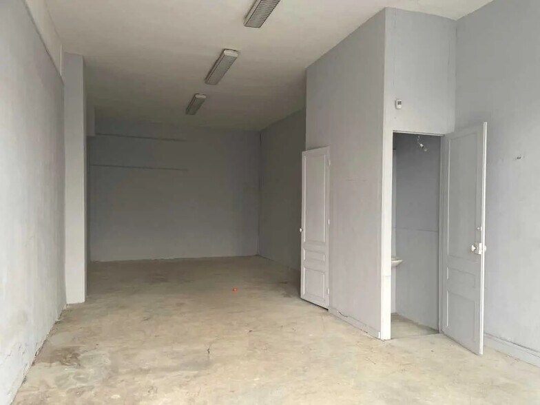 Local d’activités dans Villeurbanne à louer - Photo de l’immeuble – Image 1 sur 6