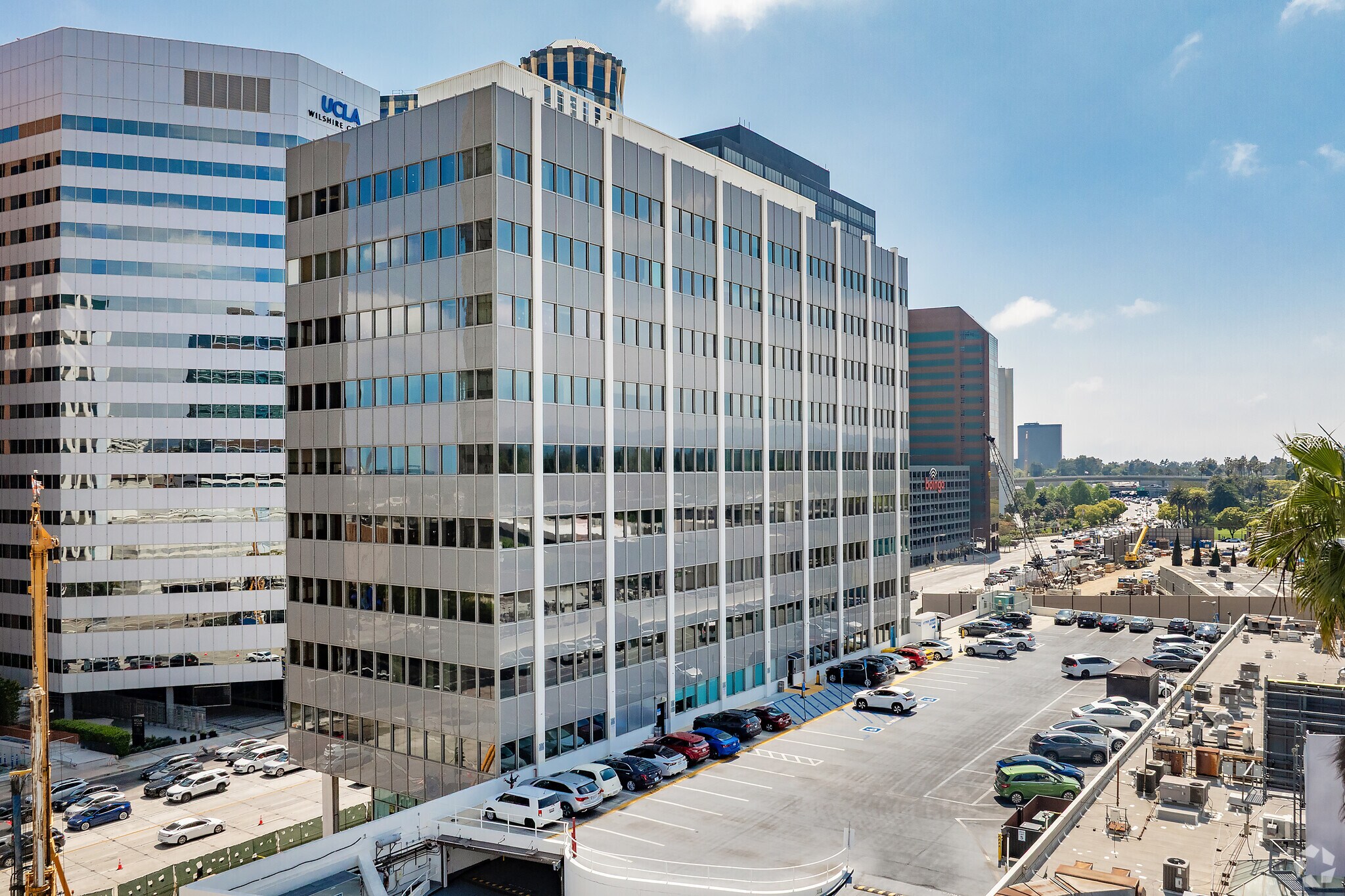10921 Wilshire Blvd, Los Angeles, CA à louer Photo de l’immeuble– Image 1 sur 26