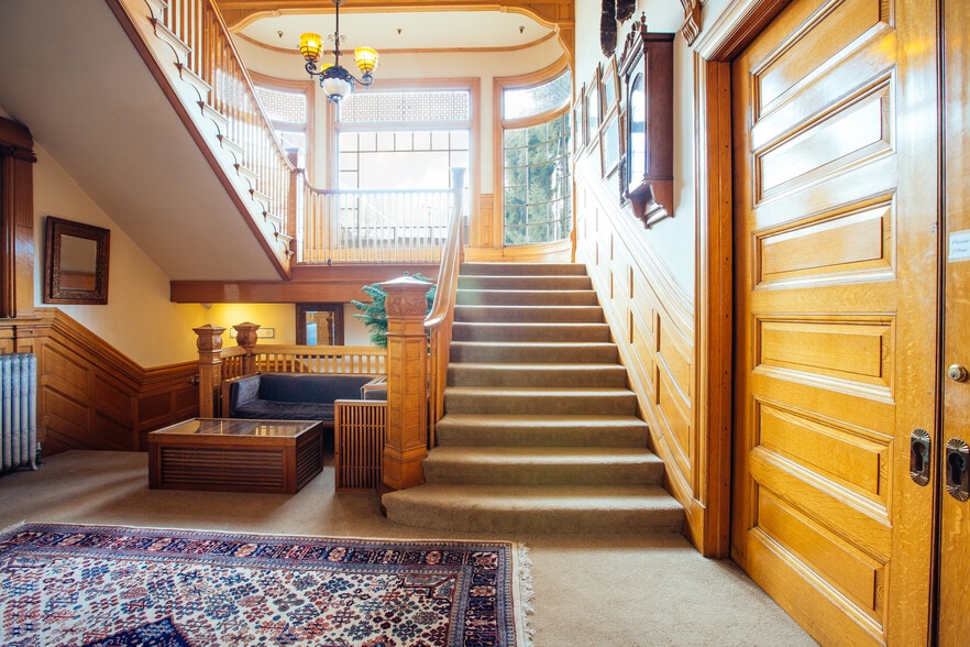 401 Broadway, Tacoma, WA à louer - Hall d’entrée – Image 3 sur 13