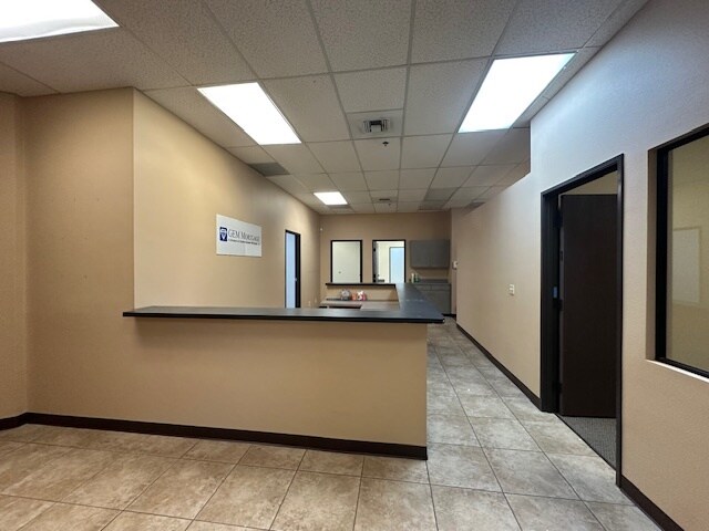 13911 Park Ave, Victorville, CA à louer - Photo intérieure – Image 2 sur 12