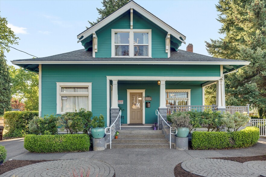 835 N Main Ave, Gresham, OR à vendre - Photo de l’immeuble – Image 1 sur 15