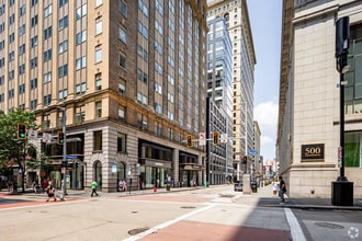 351-355 5th Ave, Pittsburgh, PA à louer Photo intérieure– Image 2 sur 5