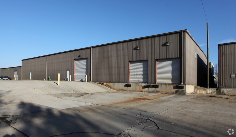 135 Andrew Dr, Stockbridge, GA à louer - Photo de l’immeuble – Image 2 sur 2