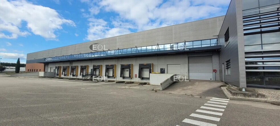 Industriel/Logistique dans Miribel à louer - Photo de l’immeuble – Image 3 sur 7