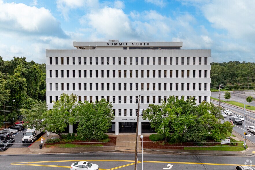 777 Cleveland Ave SW, Atlanta, GA à louer - Photo de l’immeuble – Image 2 sur 5