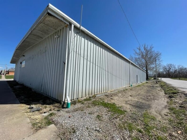 204 W Bourke, Macon, MO à vendre - Photo de l’immeuble – Image 3 sur 15
