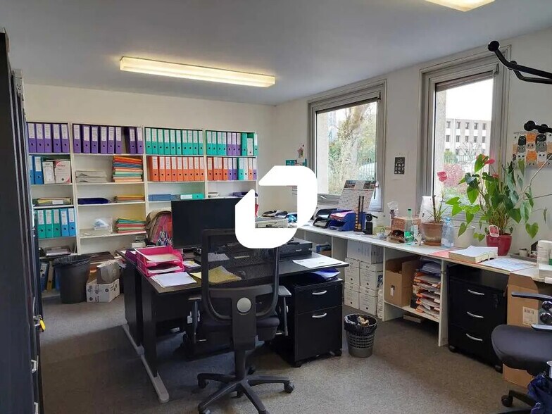 Industriel/Logistique dans Montigny-le-Bretonneux à vendre - Photo intérieure – Image 3 sur 11