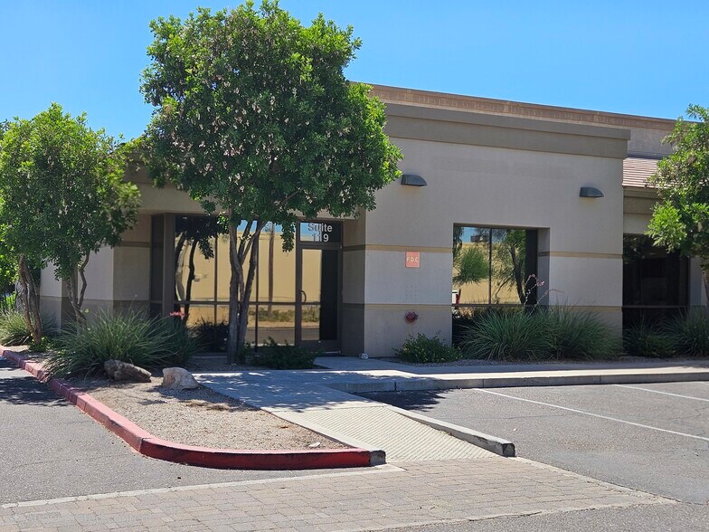18205 N 51st Ave, Glendale, AZ à louer - Photo de l’immeuble – Image 1 sur 13