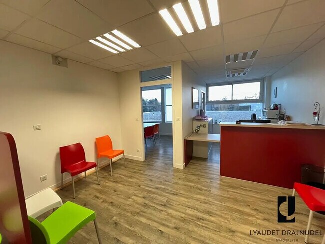 Plus de détails pour Bureau à vendre