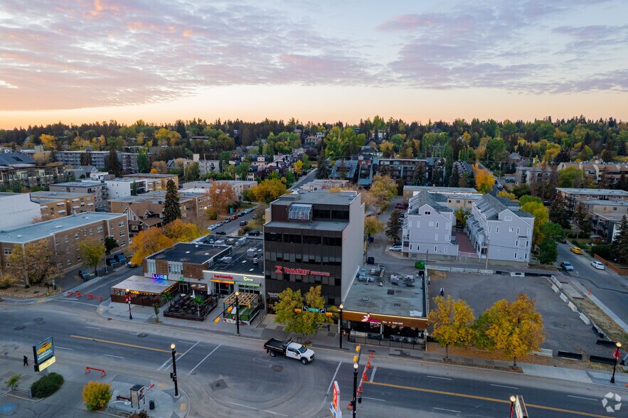 1135 17th Ave SW, Calgary, AB à louer - Aérien – Image 3 sur 6