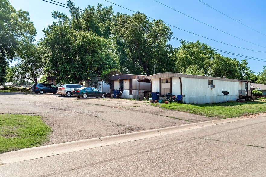 1123 E 8th Ave, Stillwater, OK à vendre - Photo de l’immeuble – Image 3 sur 17