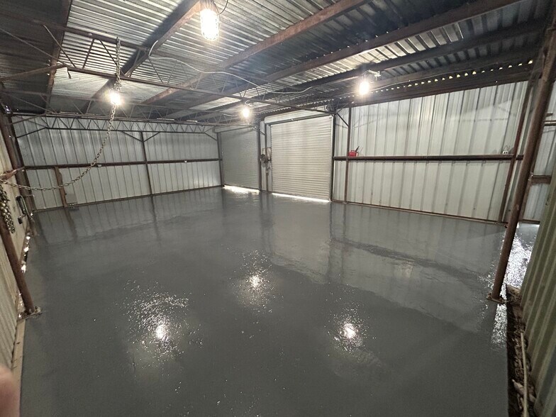 10300 Burden St, Houston, TX à louer - Photo de l’immeuble – Image 3 sur 9