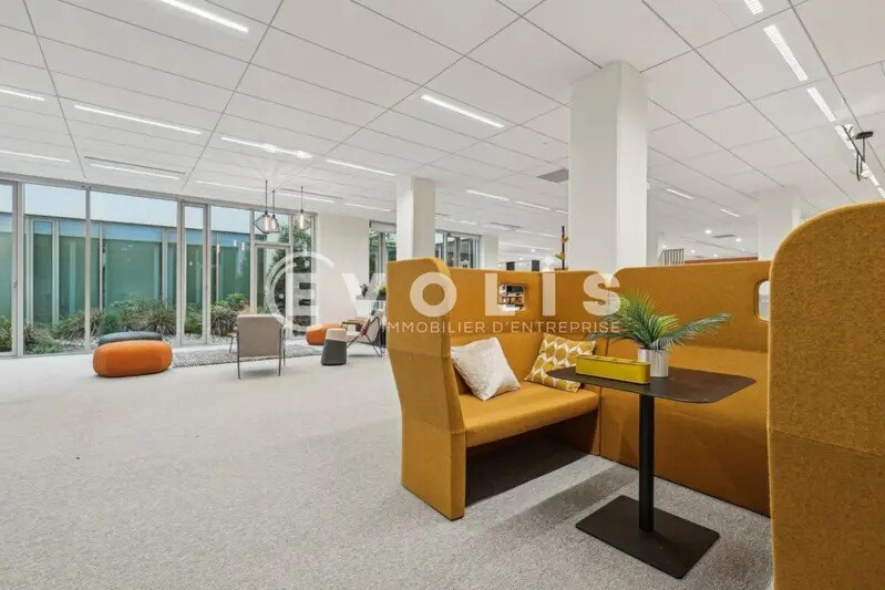 Bureau dans Fontenay-sous-Bois à louer - Photo de l’immeuble – Image 2 sur 11