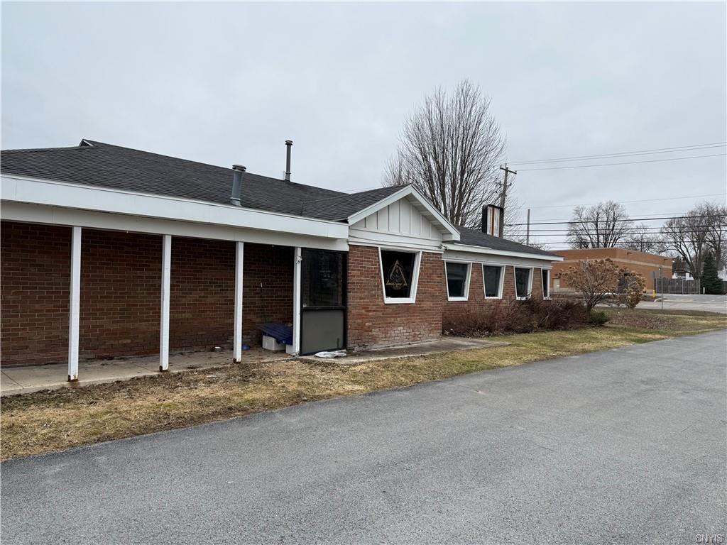 140 Eastern Blvd, Watertown, NY à vendre Photo principale– Image 1 sur 15