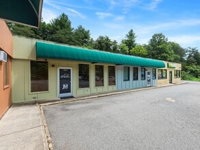 745 Carl Eller Rd, Mars Hill, NC à louer Photo intérieure– Image 2 sur 30