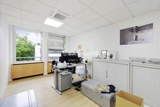 58 Avenue Charles De Gaulle, Neuilly-sur-Seine à louer Photo intérieure– Image 2 sur 4