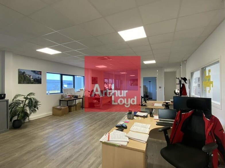 Local d’activités dans Servon à louer - Photo intérieure – Image 3 sur 5