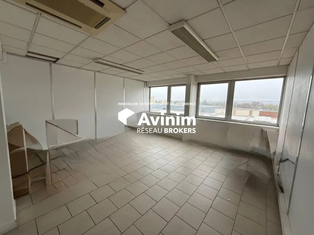 Bureau dans Le Plessis-Bouchard à louer Photo intérieure– Image 1 sur 2